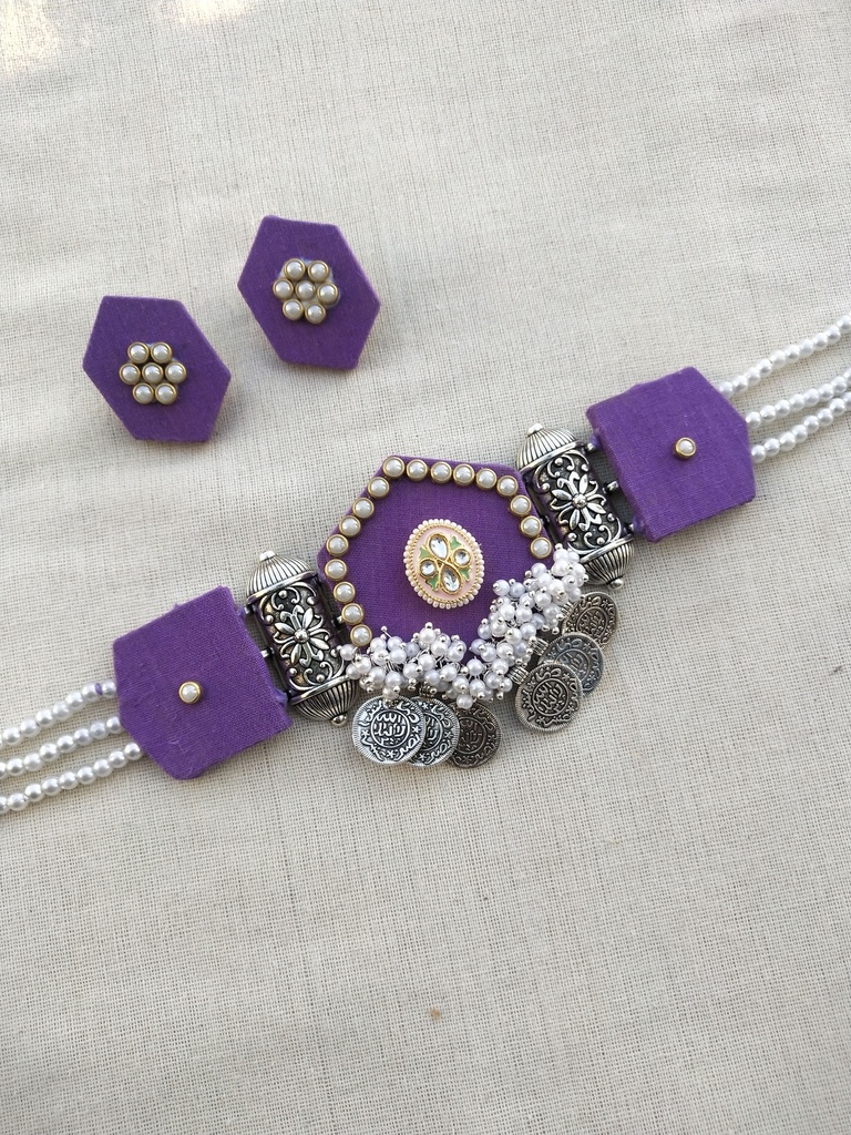 Choker necklace with Earing