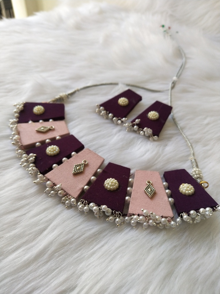 Choker necklace with Earing