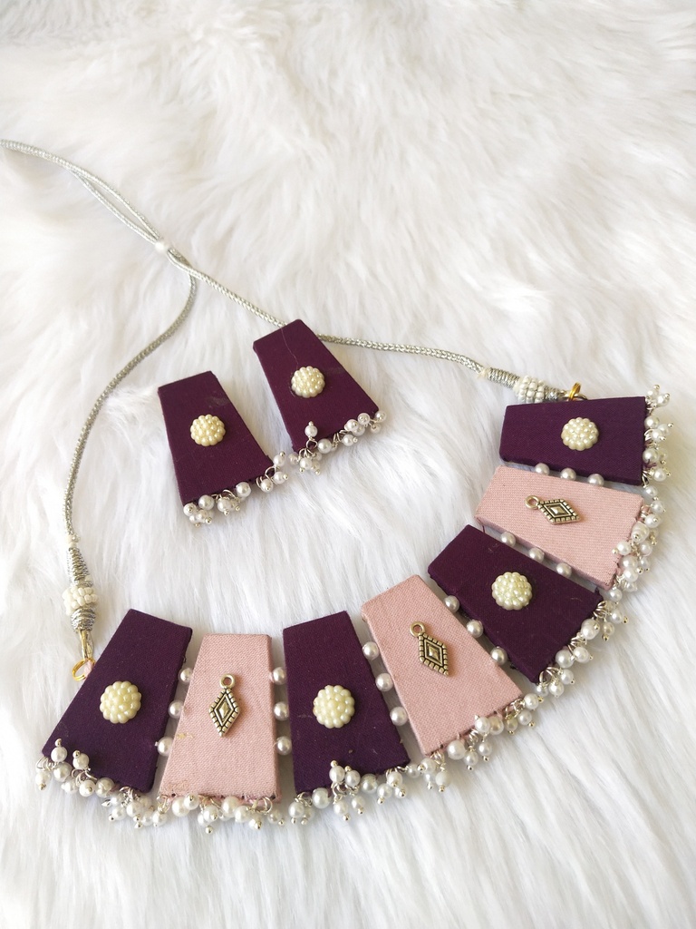 Choker necklace with Earing