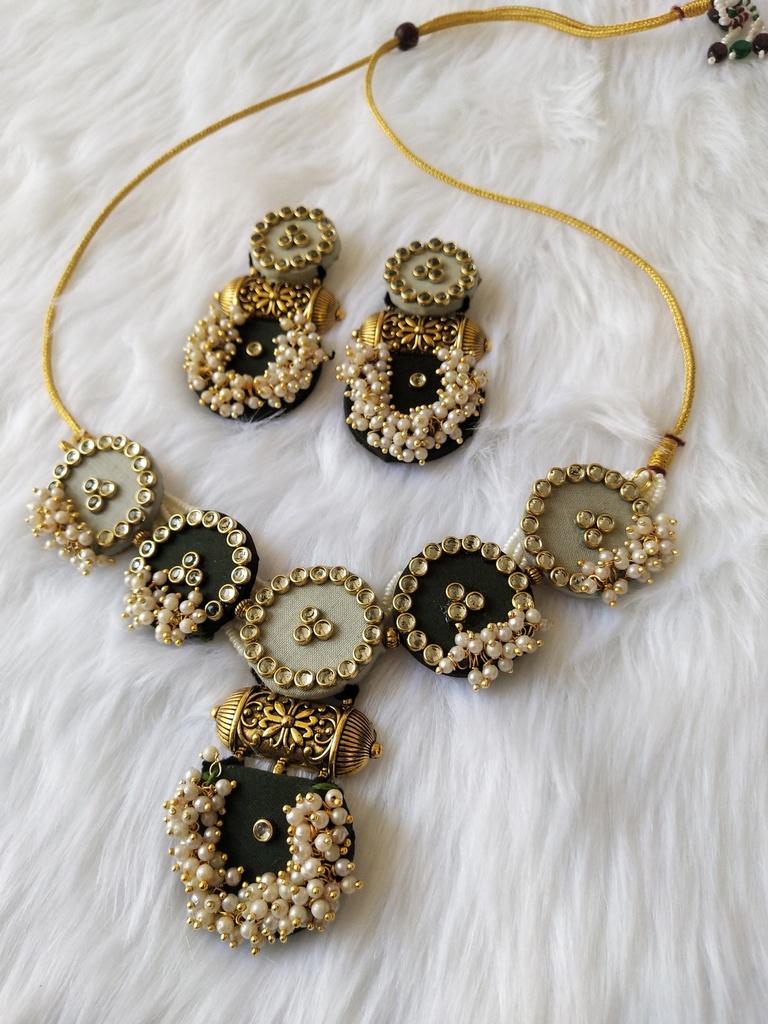 Choker necklace with Earing for wedding 