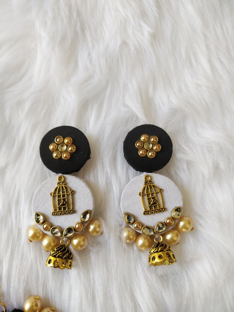 Black & White Long Mirror necklace with beads