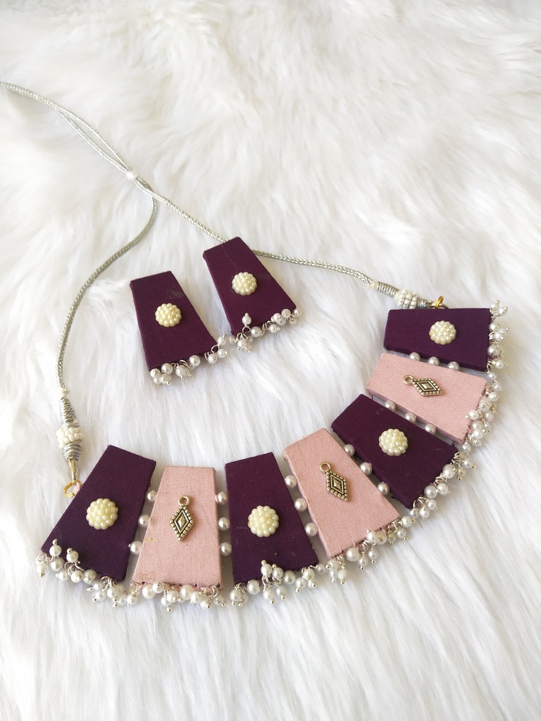 Choker necklace with Earing