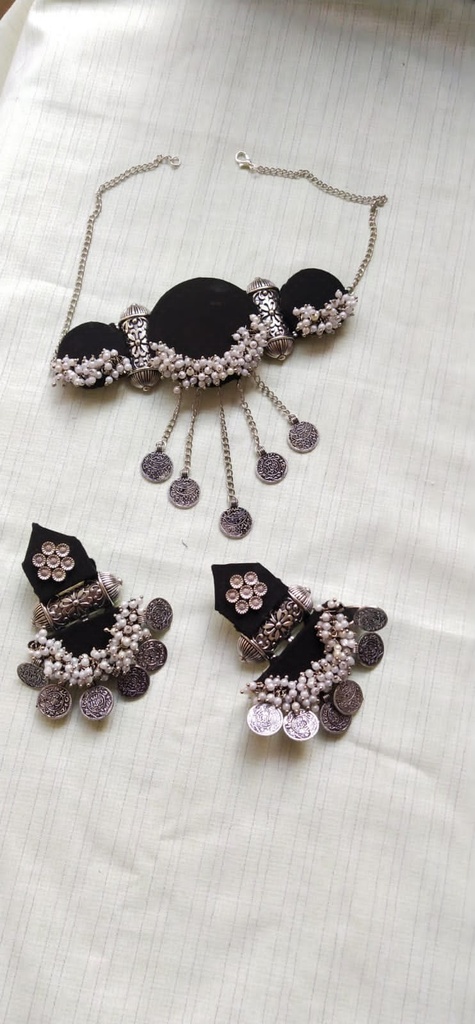 Special Neckpiece for Black Outfit