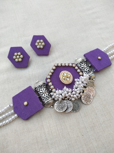 Choker necklace with Earing