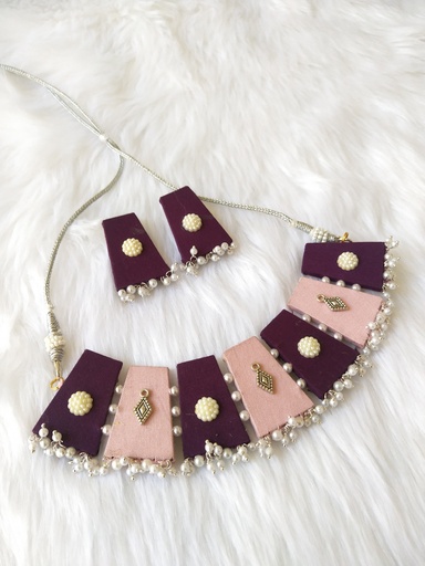 Choker necklace with Earing