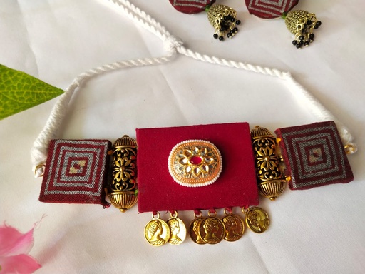 Choker necklace with Earring