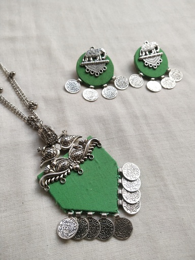 Green Long Nacklase with earring