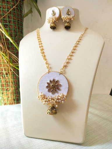 Traditional Jewelry in white Round Nacklace - Earring